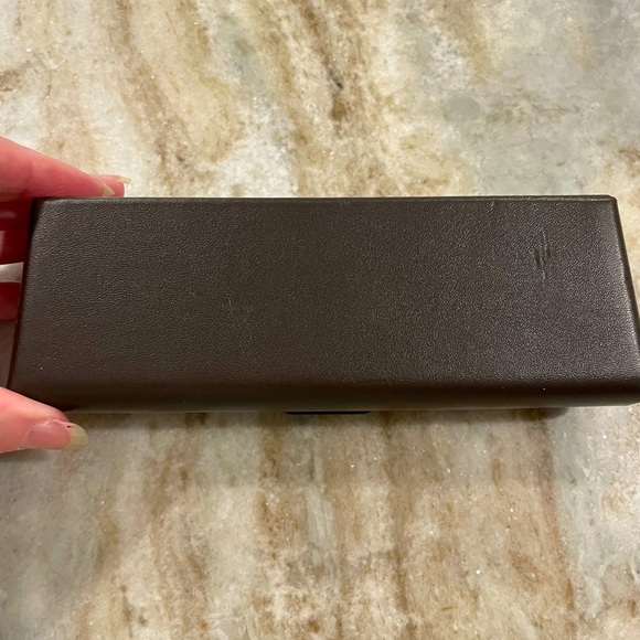 Oliver Peoples sunglasses, model Lucelle OV5112S, made Italy with matching case - Picture 9 of 9